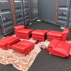 早い者勝ち　赤いソファー　6個に分解出来ますの画像