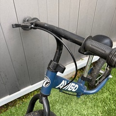 トイザらス　AVIGO　アヴィーゴ　ストライダー　キックバイクの画像