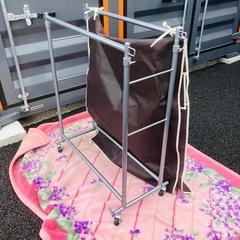 早い者勝ち　ハンガーラックの画像