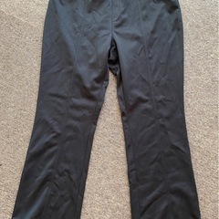 フリース生地３着Mサイズ、黄色パジャマとレギンスズボンＬサイズの画像