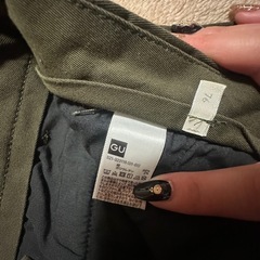 GU カーキ チノパン サイズ76 の画像