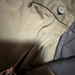GU カーキ チノパン サイズ76 の画像