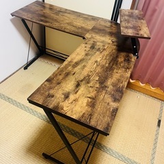 パソコンデスクの画像