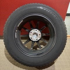 スタッドレスタイヤ4本(ナット付)の画像