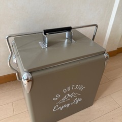 レトロ風クーラーボックスの画像