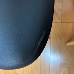 プラスチックのダイニングチェアの画像