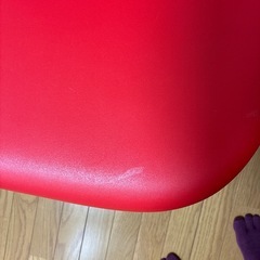 プラスチックのダイニングチェアの画像