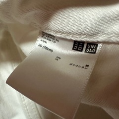 ユニクロ ホワイト チノパン 30（76cm） の画像