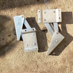 キャンピングカー制作部品　シートのスプリング丁番の画像