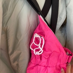 160cm :　kissmark（キスマーク）のホワイトとピンクのスキーウェアの画像