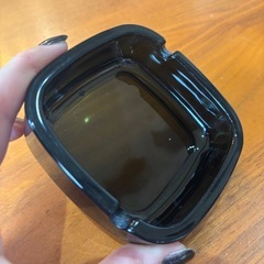 ガラスの灰皿の画像