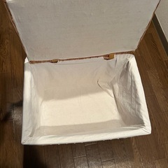 蓋つきラタンバスケット(大・中)の画像