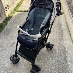 combiベビーカーの画像