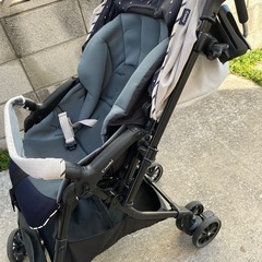 combiベビーカーの画像