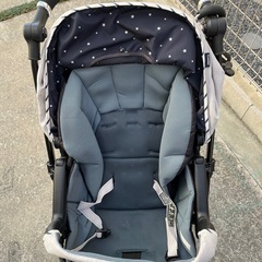 combiベビーカーの画像