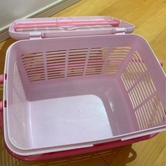🎀チャーミーキティ フタ付き持ち運びバスケット🎀の画像