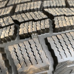 🟥問合せ中🟥スタッドレス 9.5分山 溝 深い 215/65/16 114.3アルファード の画像