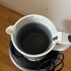 電気ポットの画像