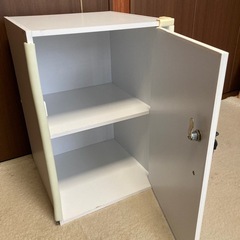 ボックス　白　2段　鍵付の画像