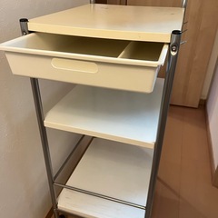 ⭐️無料　IKEA製2輪ワゴンの画像