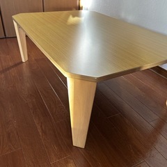 テーブル（目立った傷ほぼなし）の画像