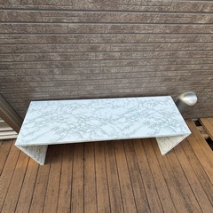 大理石風　机の画像