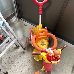 アンパンマン三輪車の画像