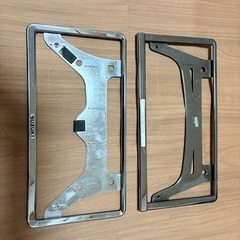純正ナンバーフレームの画像