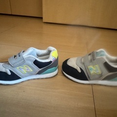 ニューバランス　子供　靴　の画像