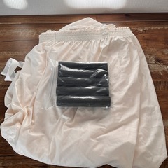 ニトリ　肘付きストレッチソファカバー　アイボリーの画像