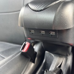 ジムニーJB23WセンターコンソールボックスUSBポート付き！の画像