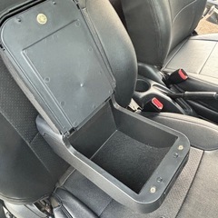 ジムニーJB23WセンターコンソールボックスUSBポート付き！の画像