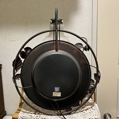 ウォールミラー　丸型　ブロンズ　ライト付き　洋風 　壁掛け鏡　アンティーク調　照明　1灯　金属製　薔薇 　かがみ　ミラー　円形　サークル　インテリア　の画像