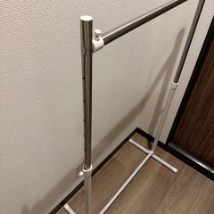 ハンガーラックの画像