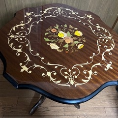 木製　サイドテーブル　アンティーク調　花柄の画像