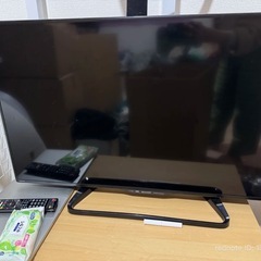 シャープテレビ40V テレビスタンドとテレビ台付きの画像