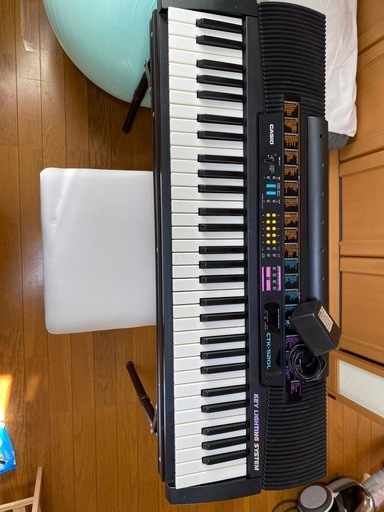 電子ピアノCTK-520L、椅子、テーブル
