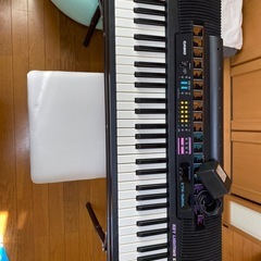 電子ピアノCTK-520L、椅子、テーブルの画像