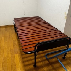 アイリスオーヤマ天然すのこ折りたたみベッドの画像