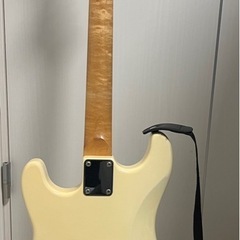 お値打ち! ストラトタイプ エレキギター(ストラップ付)・ギターアンプ・チューナー・シールド・ソフトケース・ピック２枚・ピックケースの画像