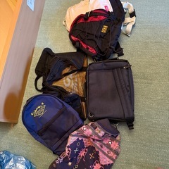 カバンいろいろあります、もらってください！の画像