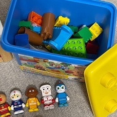 レゴduplo、アンパンマンブロック、木のキッチンセットの画像