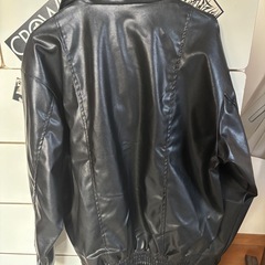 【未使用】フェイクレザージャケット　大きいサイズ　ノーブランド　メンズＬサイズ中国製の画像