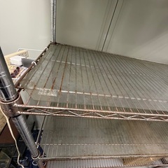 スチールラック　２つの画像