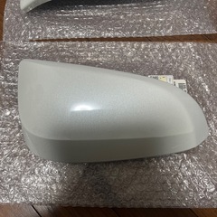 TOYOTA　ハリアー現行型
80系サイドミラーカバーホワイト&フロントマットの画像