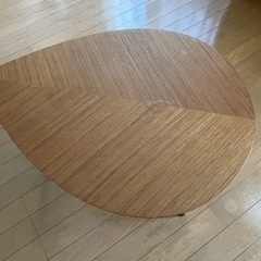 リーフ型　ローテーブルの画像