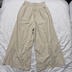ローリーズファーム ベージュ ワイドパンツ Mサイズの画像