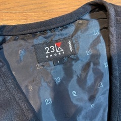 23区 SPORT onward スポーツ オンワード 黒 ベスト サイズ１の画像