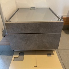 リンナイ製ビルトイン食洗機とキャビネット
の画像