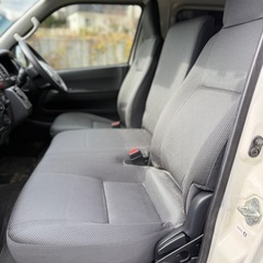 トヨタ　ハイエースバン　令和5年　走行距離5万キロ　車検1年間　キーレスの画像